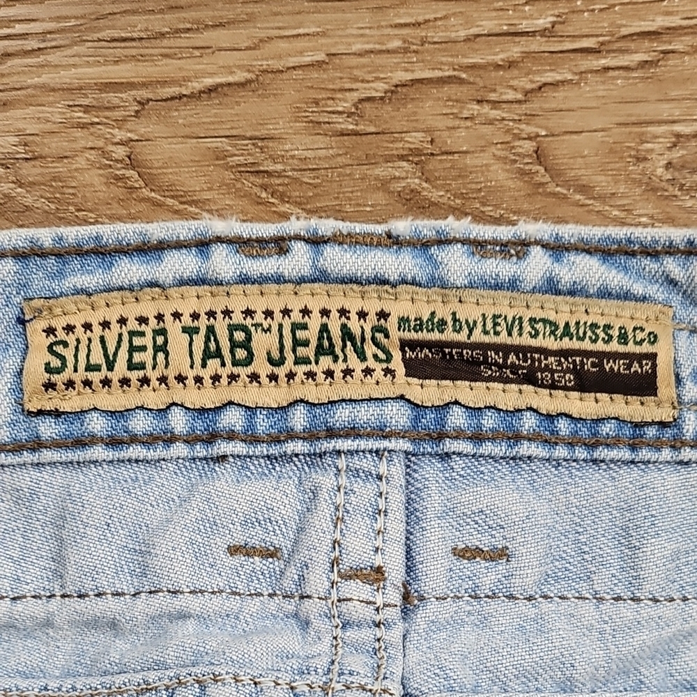 Vintage 90s Levi's Silver Tab 549 Baggy Fit Light Wash Yellow Contrast Trim Jean - Picture 11 of 16